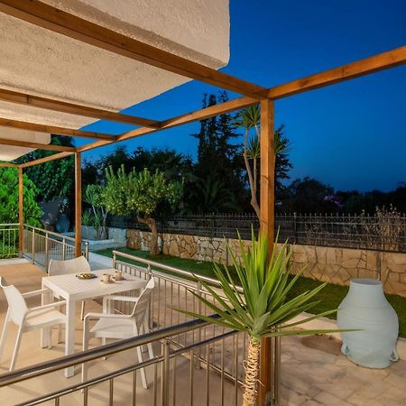 Ariadni Suites Картерос Екстериор снимка