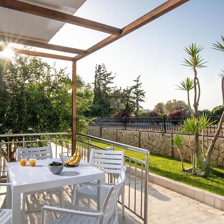 Ariadni Suites Картерос Екстериор снимка